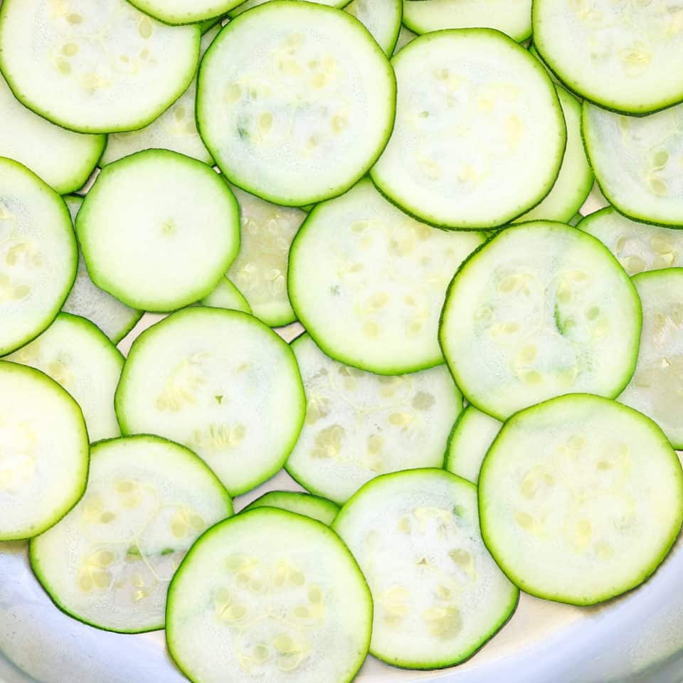 Round slices of zucchini
