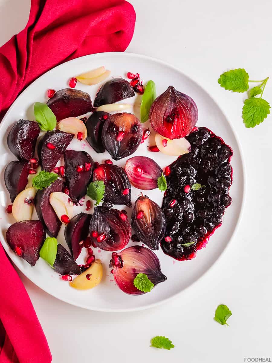 Roasted beets with red onions salad