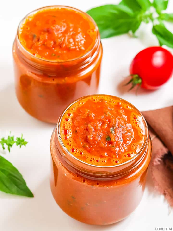 Gingery tomato sauce with fresh basil